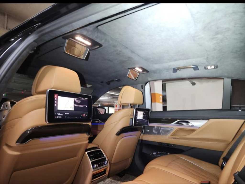 BMW 7 Series - Vista 5