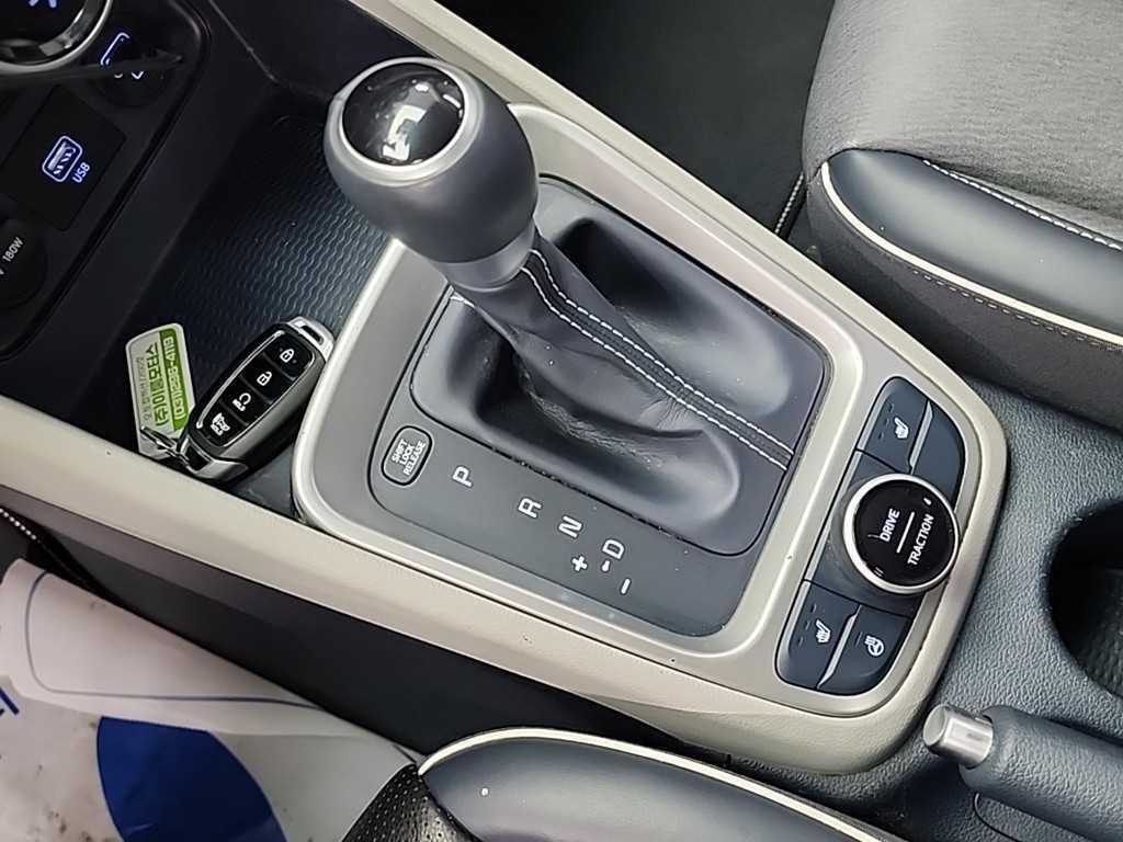 HYUNDAI Venue - Vista 8