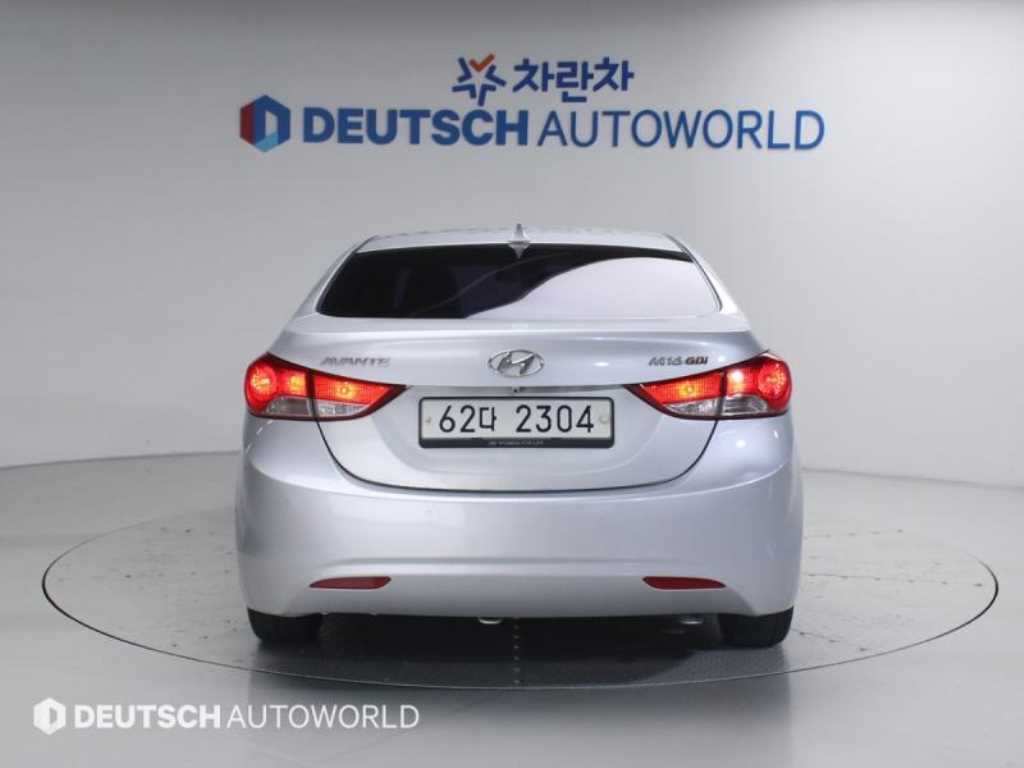HYUNDAI Avante - Vista 4