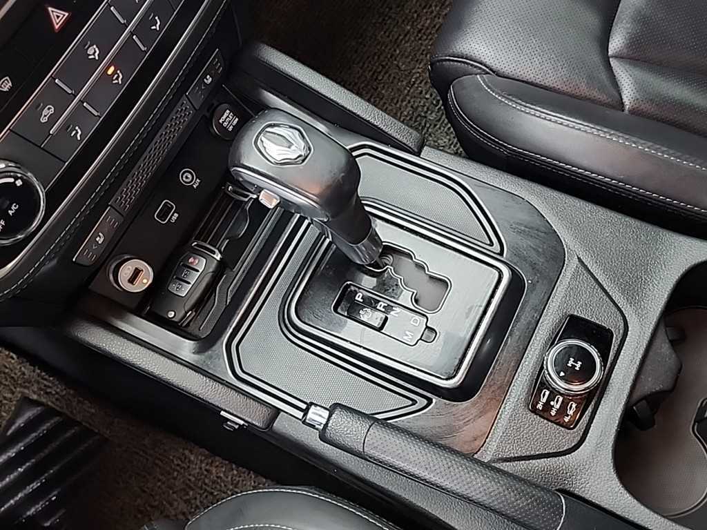 Ssangyong Rexton - Vista 8