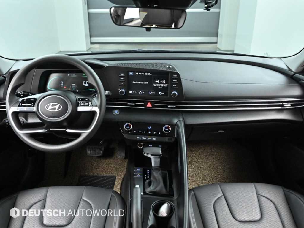 HYUNDAI Avante - Vista 7