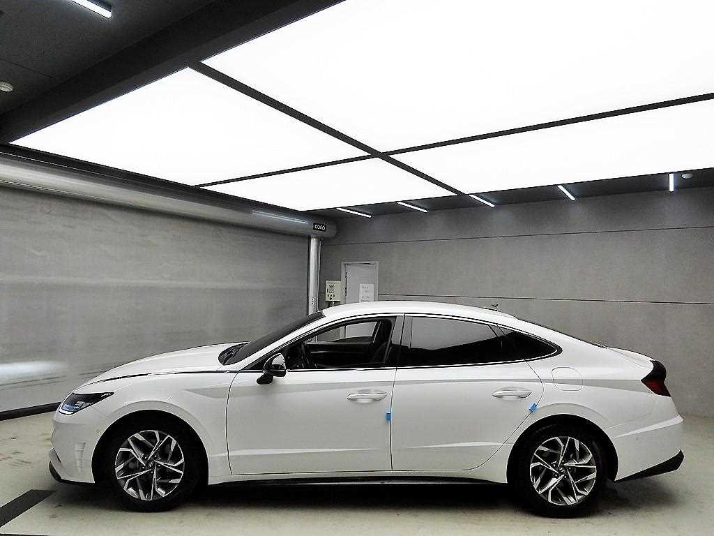 HYUNDAI Sonata - Vista 4
