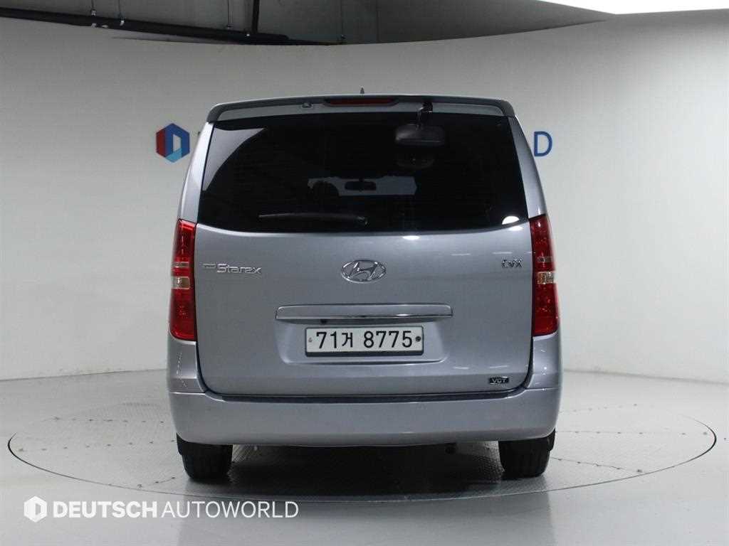 HYUNDAI Starex - Vista 4