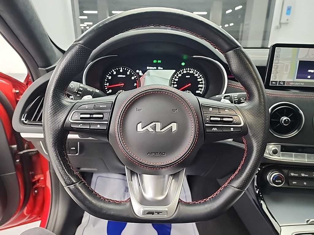 KIA Stinger - Vista 9