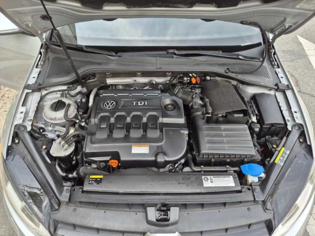 Volkswagen Golf - Vista 8