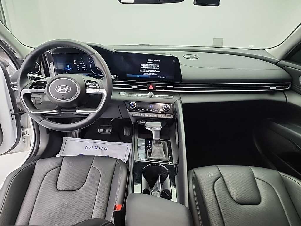 HYUNDAI Avante - Vista 7