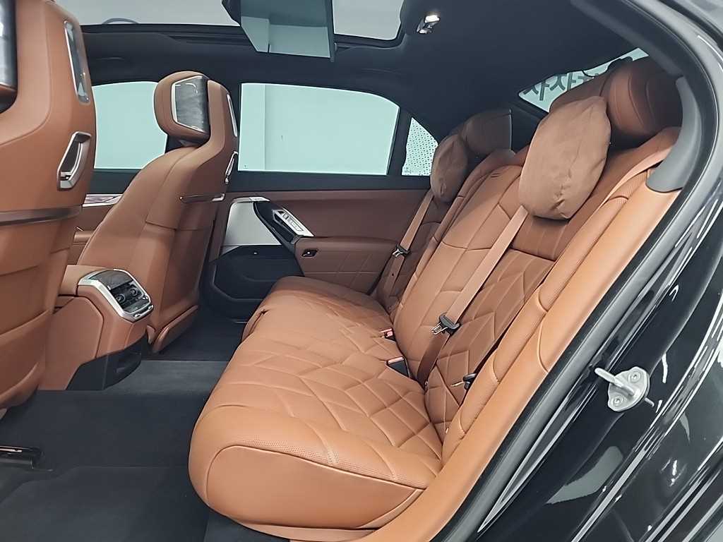 BMW 7 Series - Vista 12