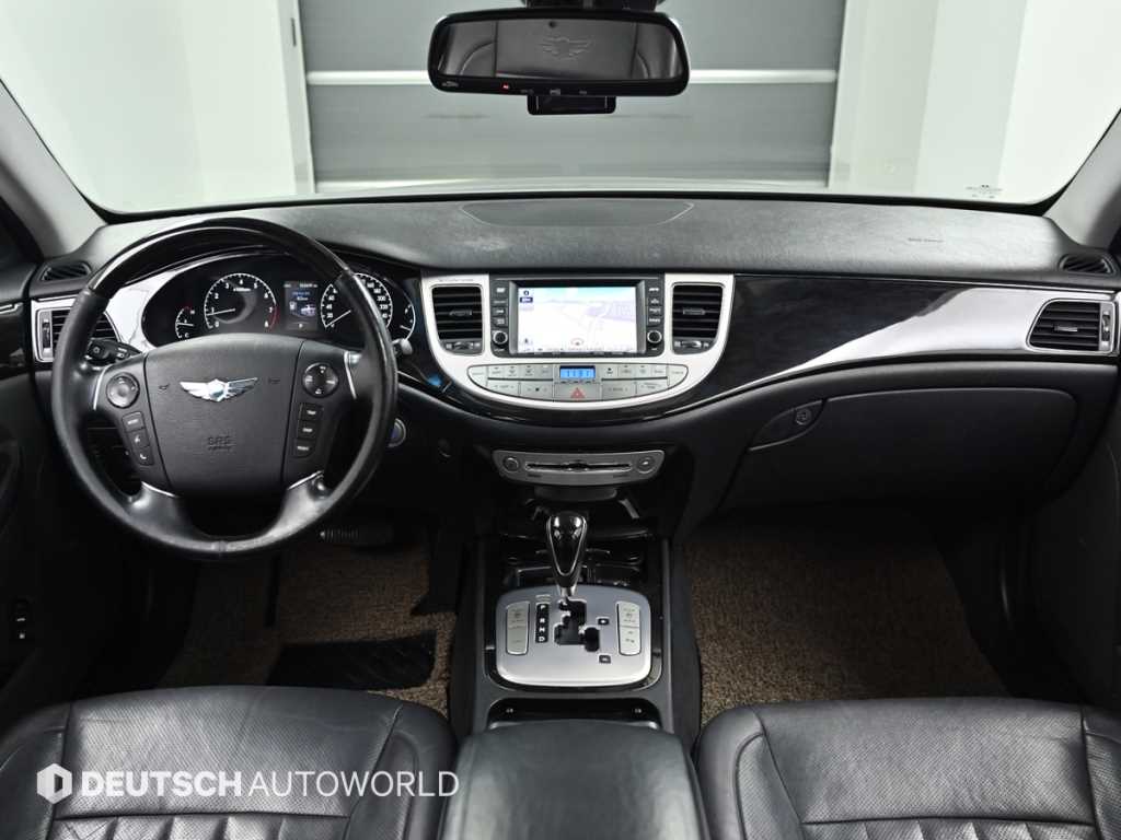 HYUNDAI Genesis - Vista 7
