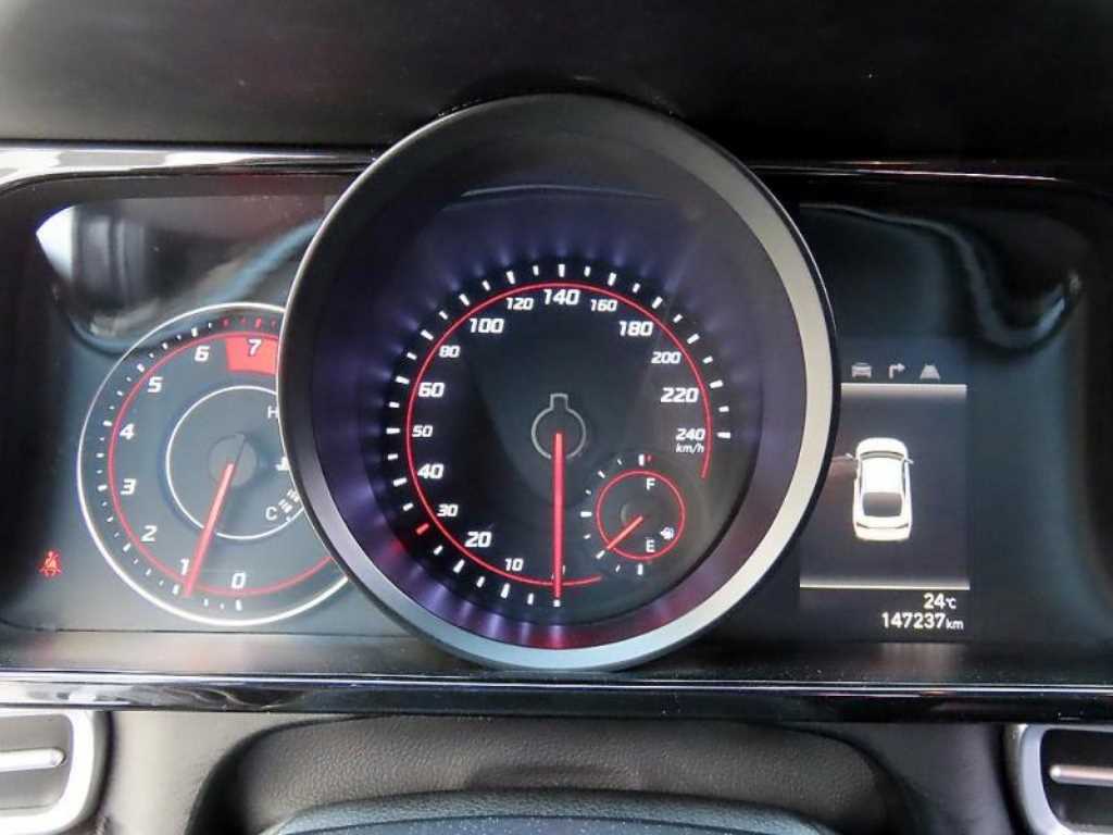 HYUNDAI Avante - Vista 9