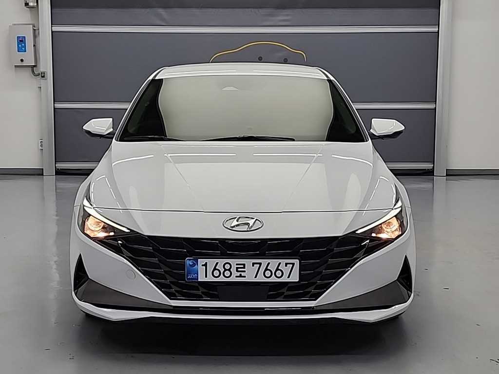 HYUNDAI Avante - Vista 2