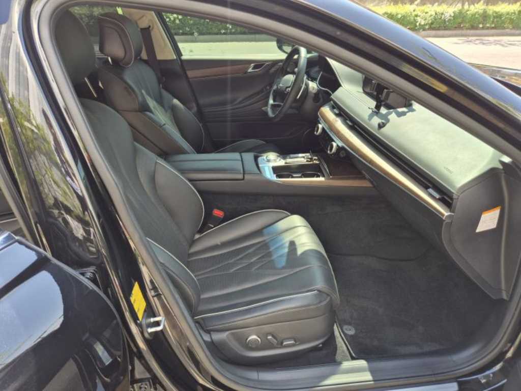 Genesis G80 - Vista 10