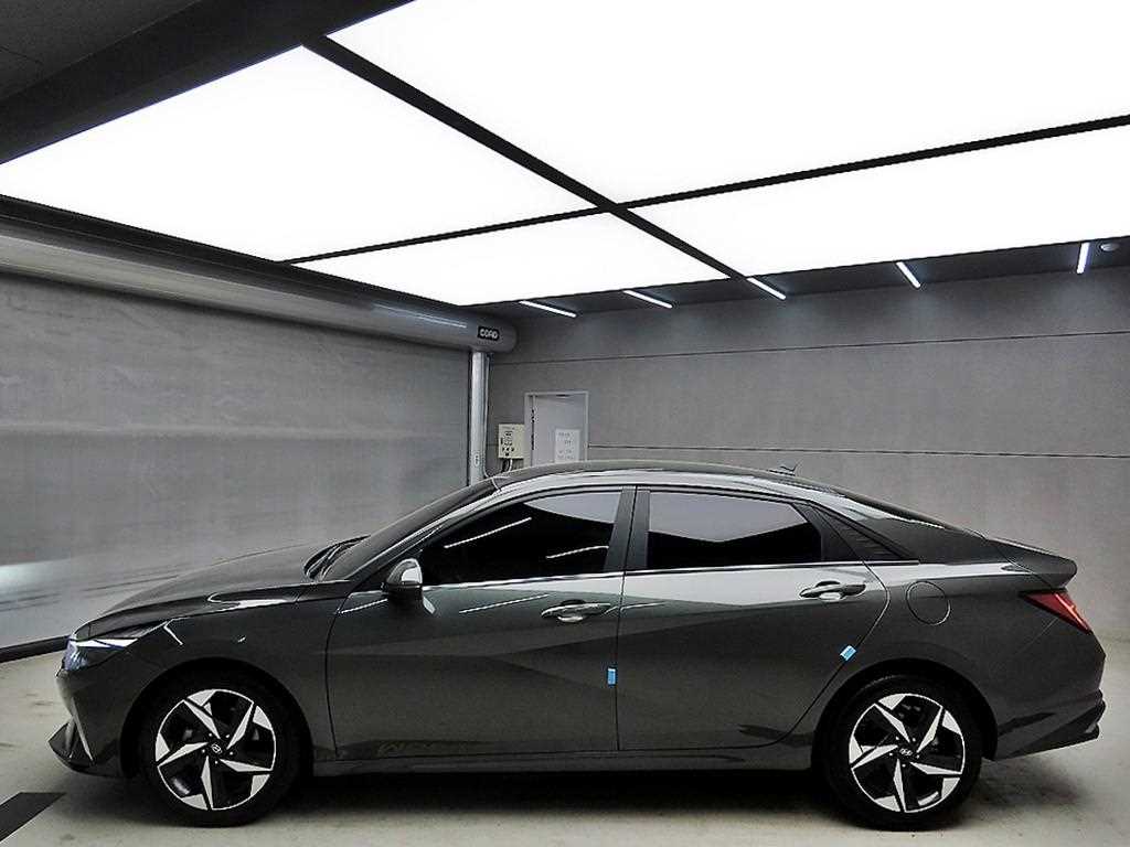 HYUNDAI Avante - Vista 4