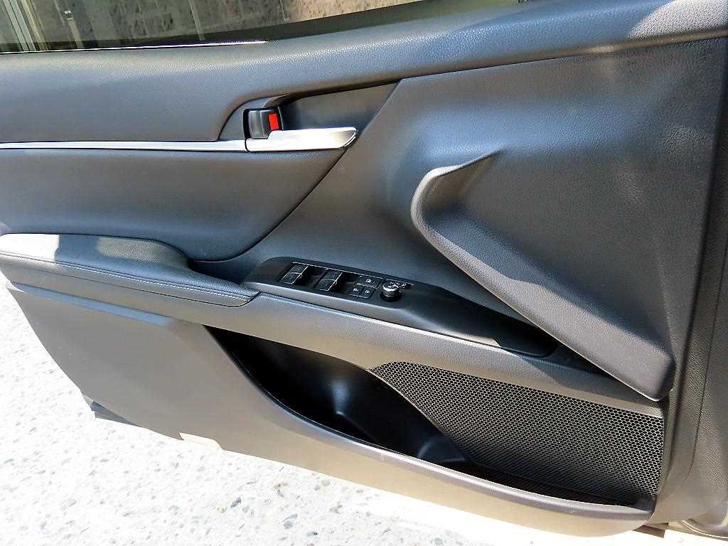 Toyota Camry - Vista 11