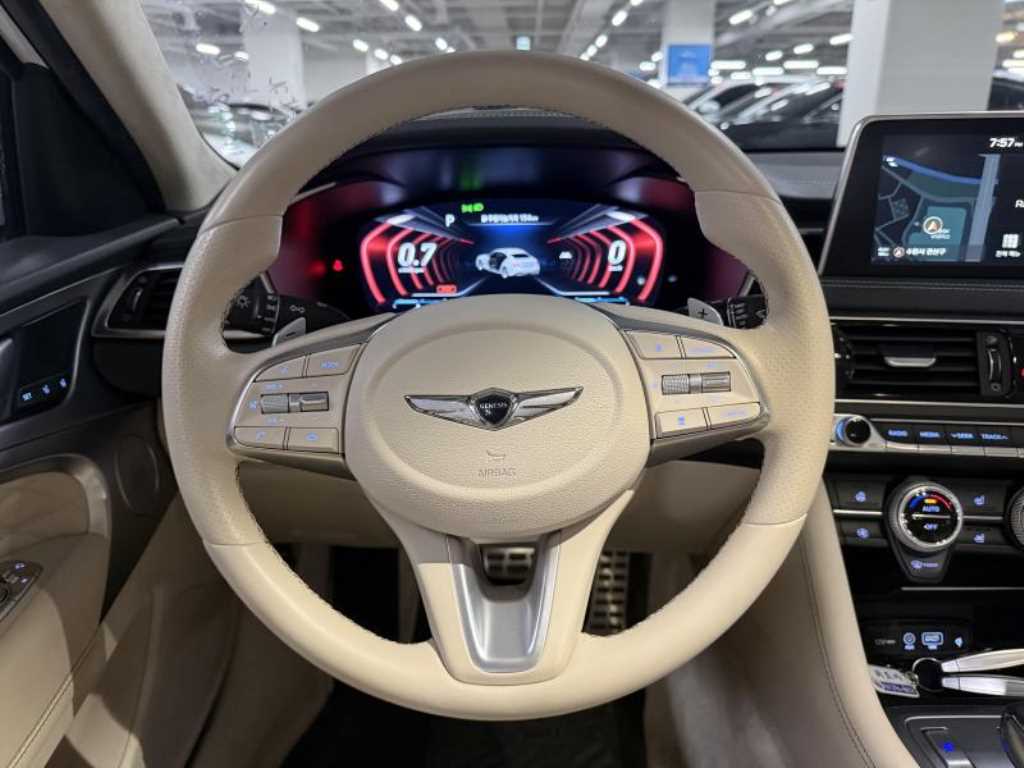 Genesis G70 - Vista 4