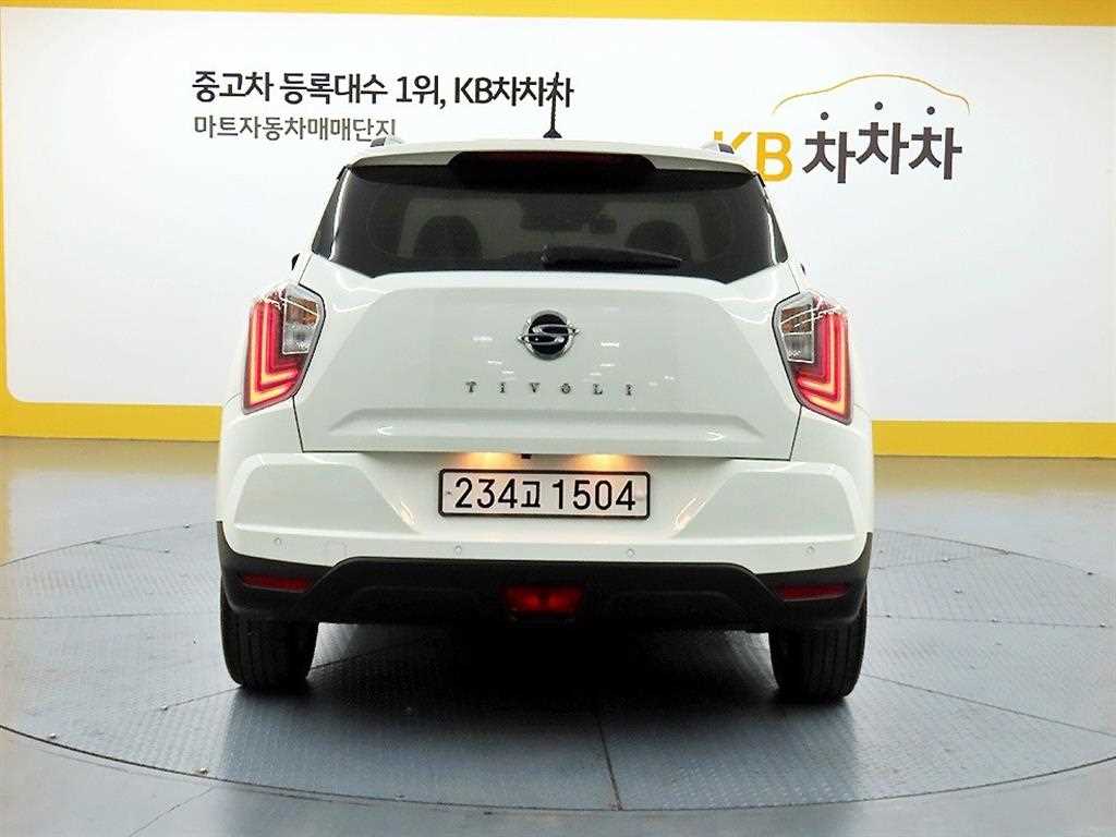 Ssangyong Tivoli - Vista 3