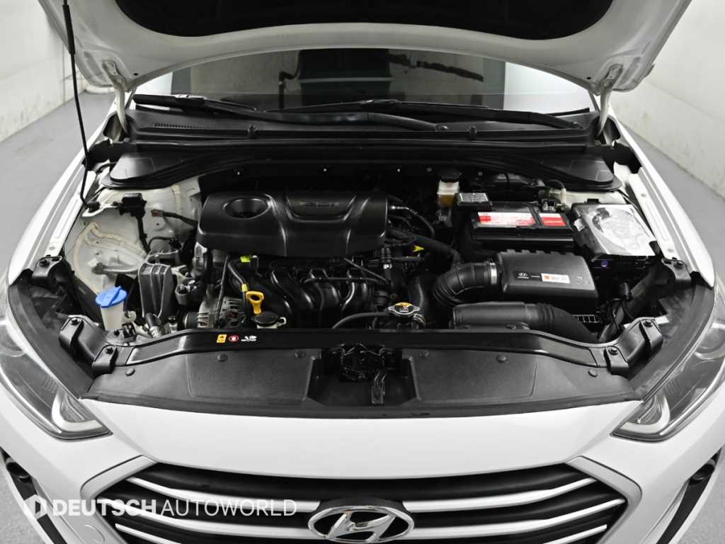 HYUNDAI Avante - Vista 6