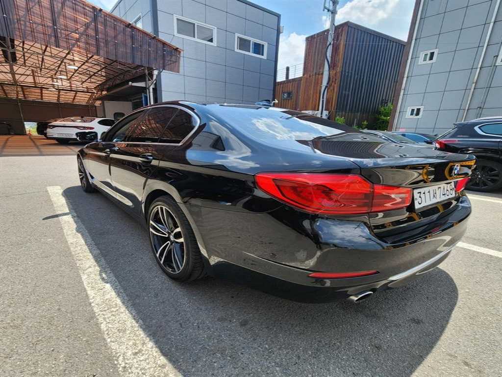 BMW 5 Series - Vista 5
