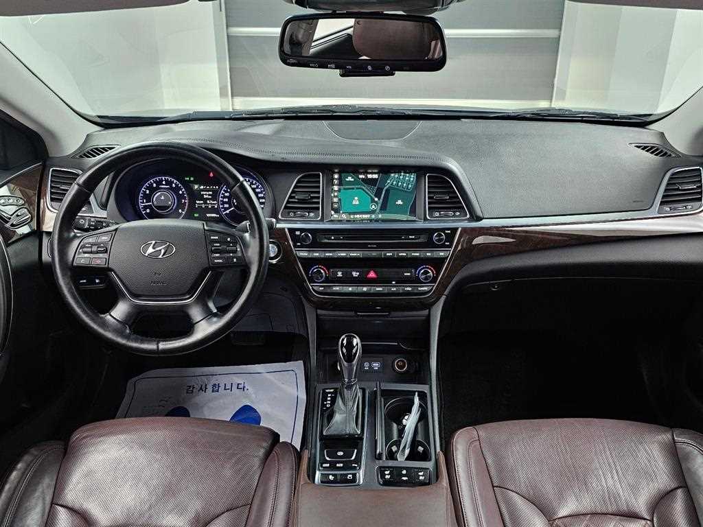HYUNDAI Aslan - Vista 7