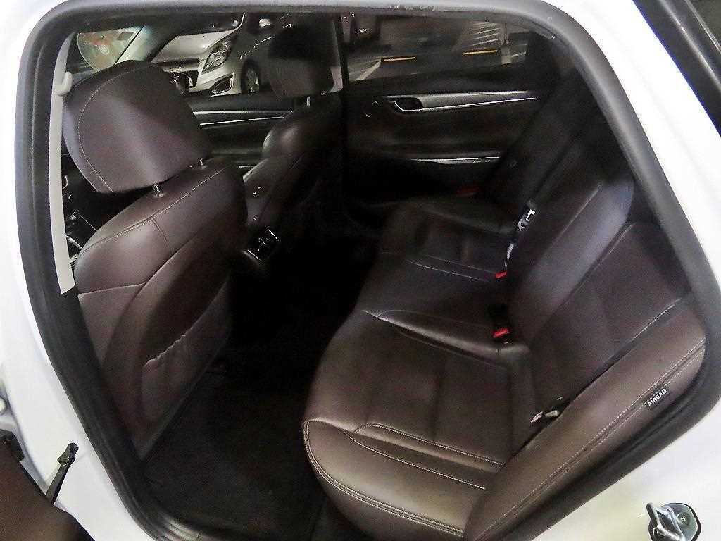 HYUNDAI Grandeur - Vista 7
