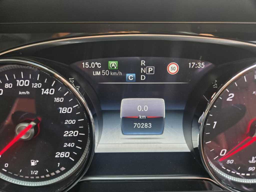 Mercedes Benz E class - Vista 5
