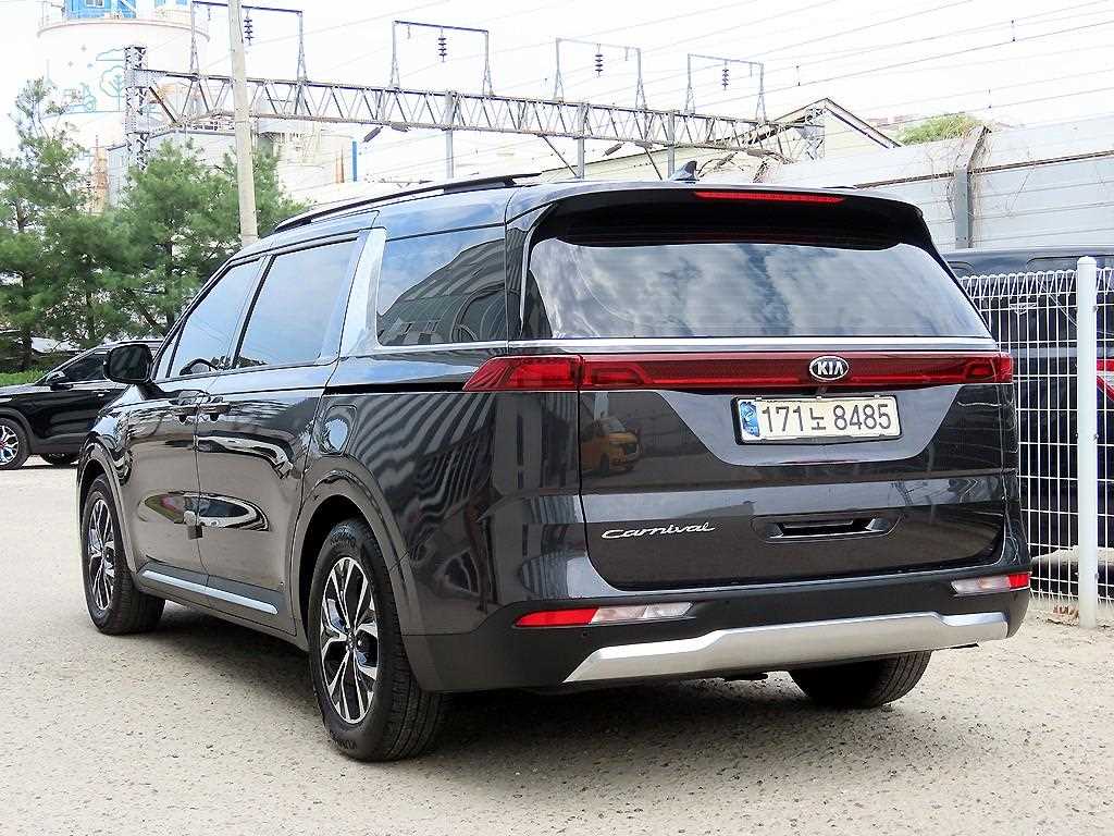 KIA Carnival - Vista 3