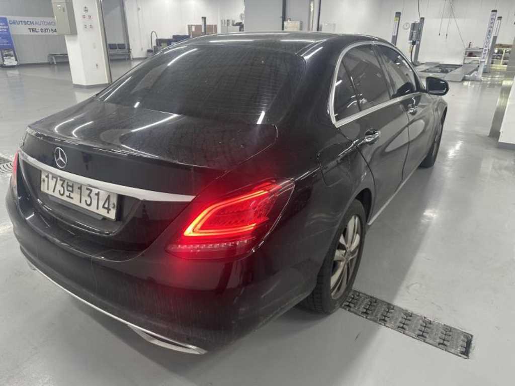 Mercedes Benz C Class - Vista 6