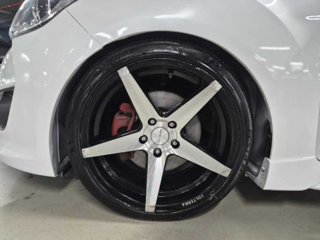 HYUNDAI Veloster 2013 Blanco - Importación desde Corea - HF Imports Iquique - Foto 17