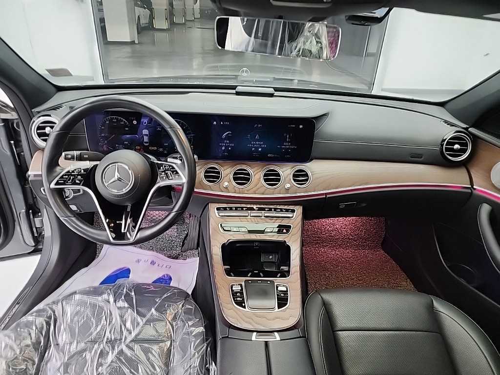 Mercedes Benz E class - Vista 7