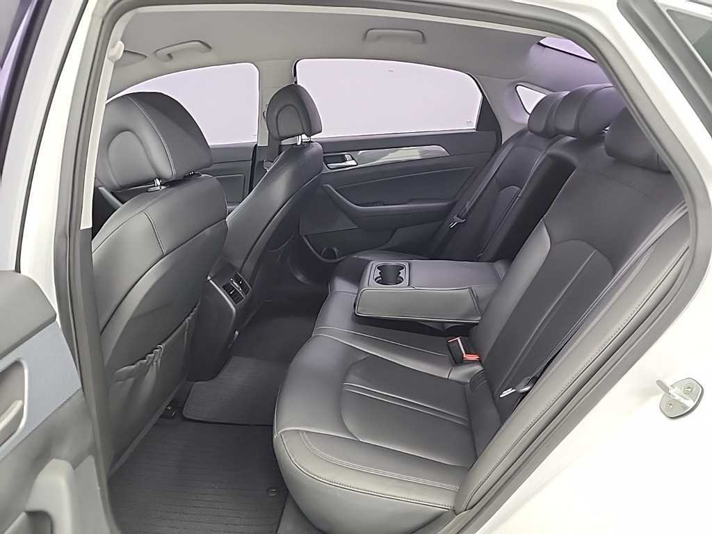 HYUNDAI Sonata - Vista 12