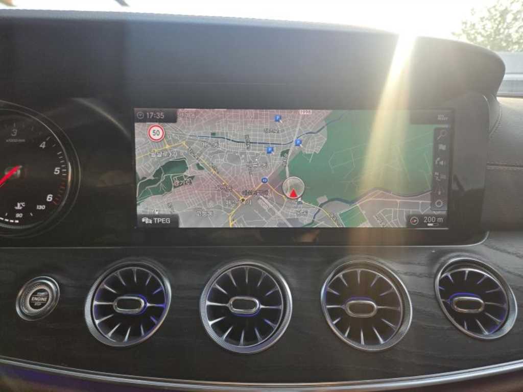 Mercedes Benz E class - Vista 10