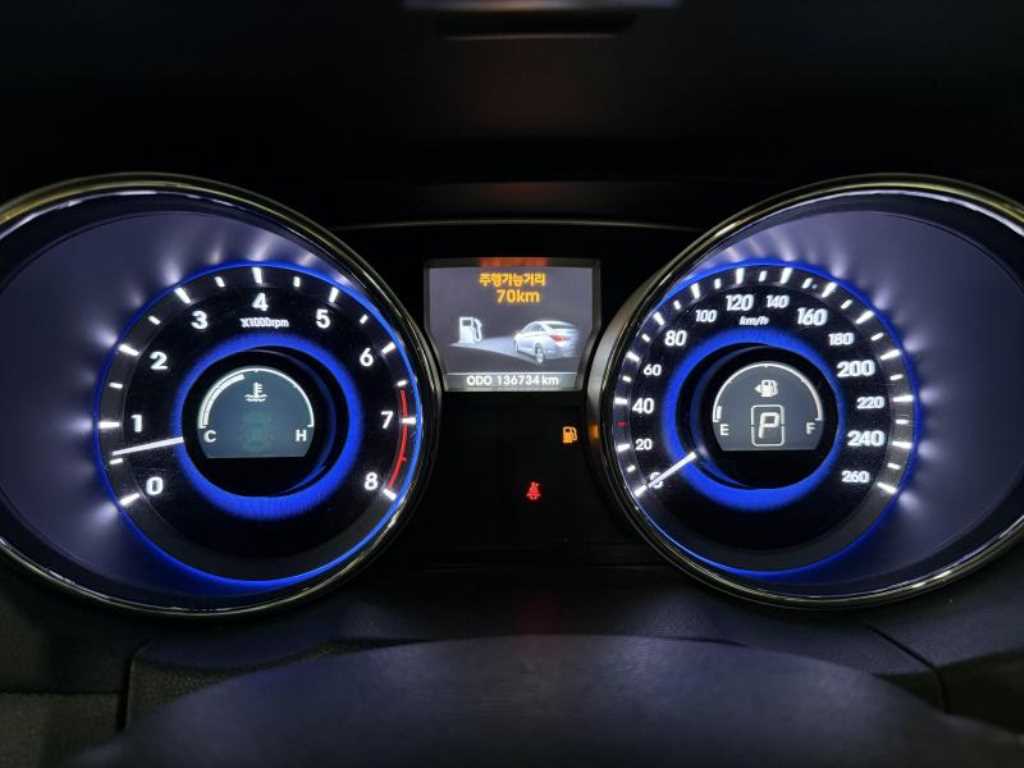 HYUNDAI Sonata - Vista 7
