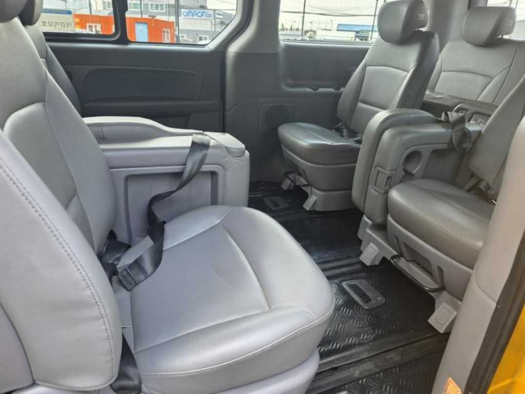 HYUNDAI Starex 2015 Amarillo - Importación desde Corea - HF Imports Iquique - Foto 14