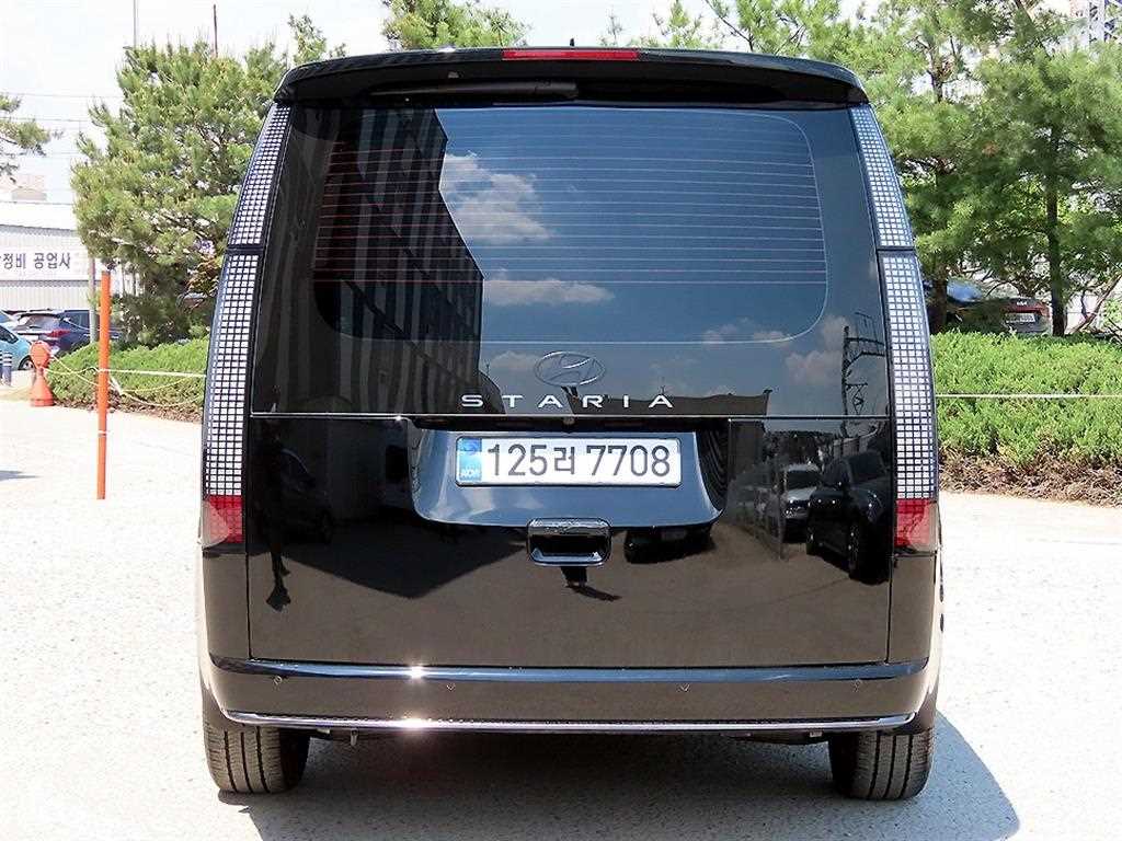 HYUNDAI Staria - Vista 4