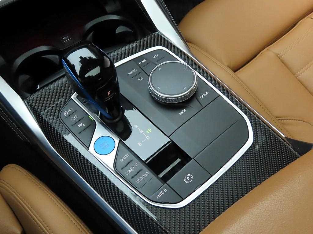 BMW i4 - Vista 11