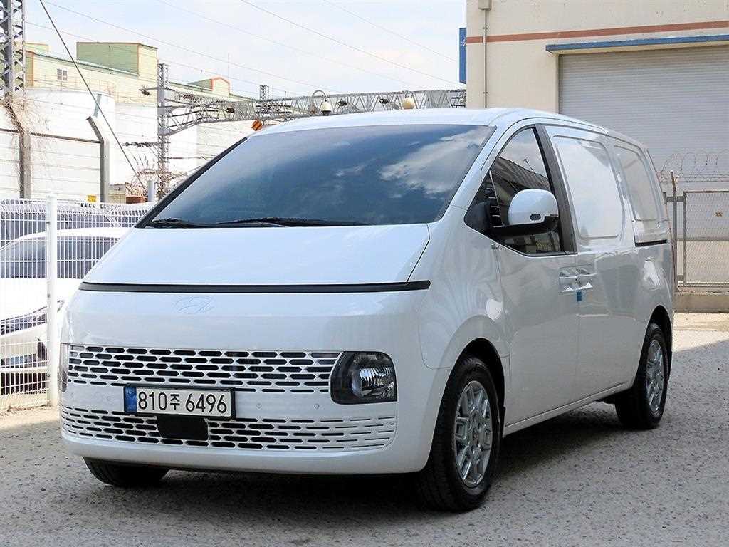HYUNDAI Staria - Vista 2