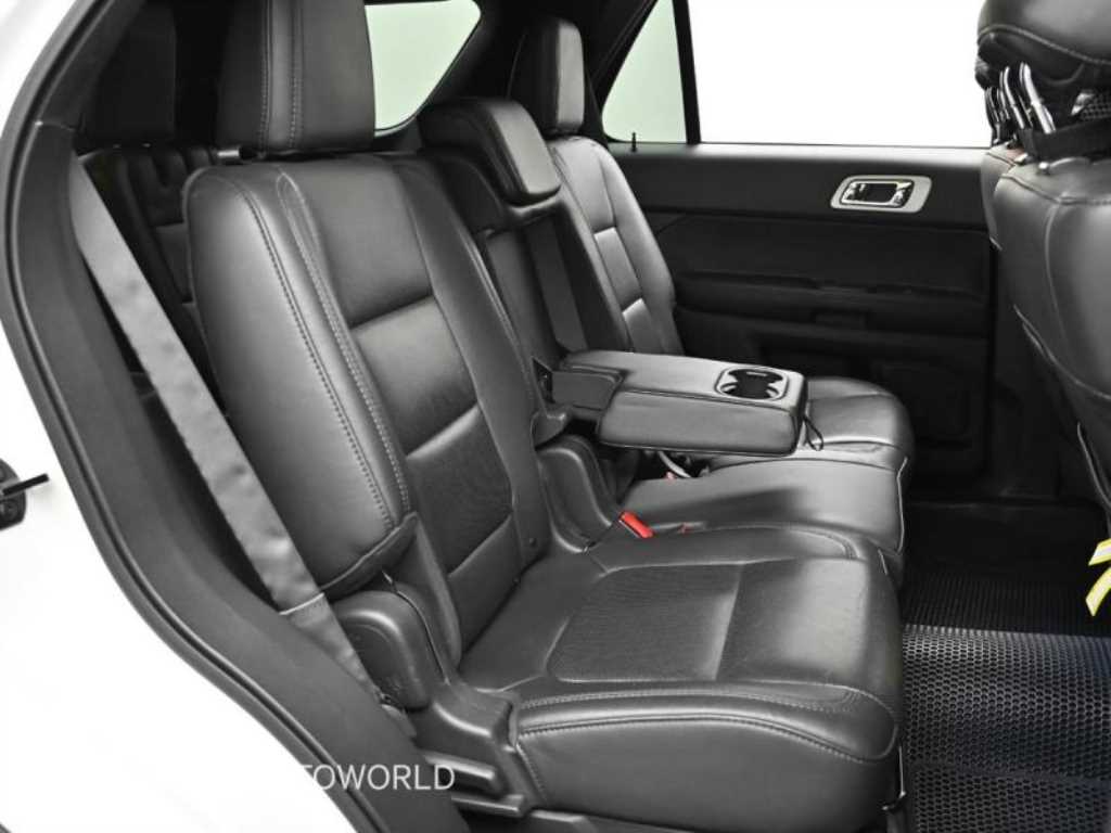 Ford Explorer - Vista 11