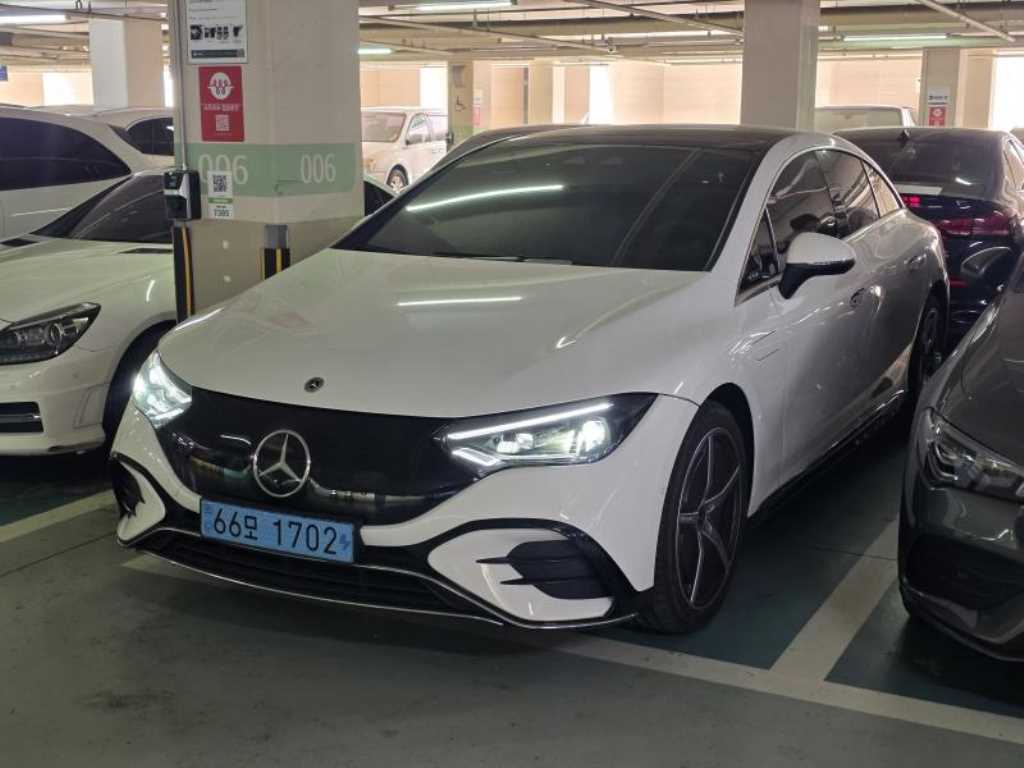 Mercedes Benz EQE - Vista 2