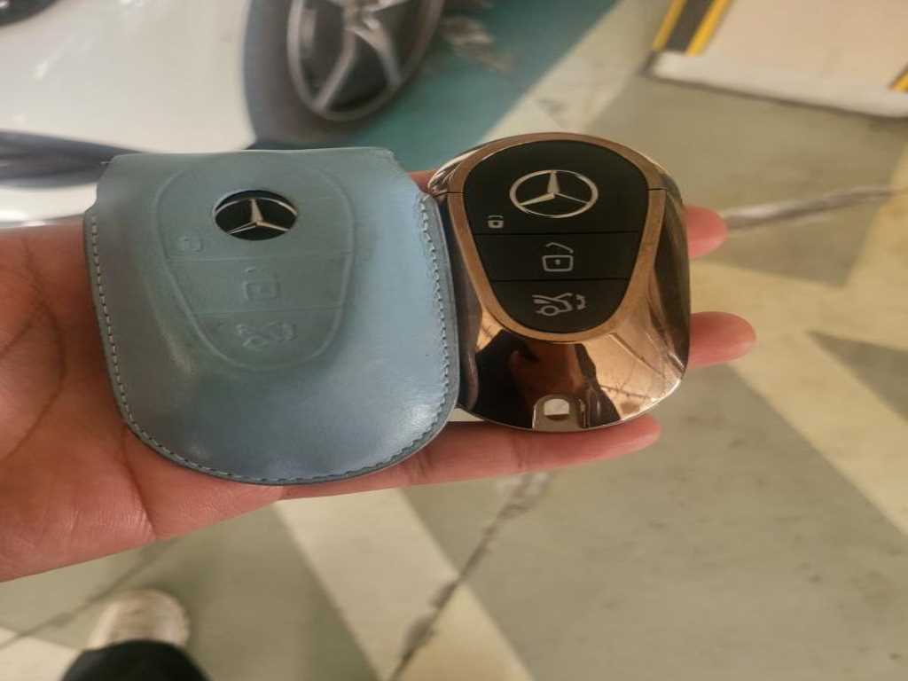 Mercedes Benz EQE - Vista 11