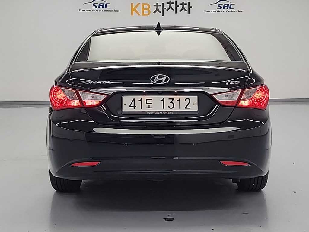 HYUNDAI Sonata - Vista 3