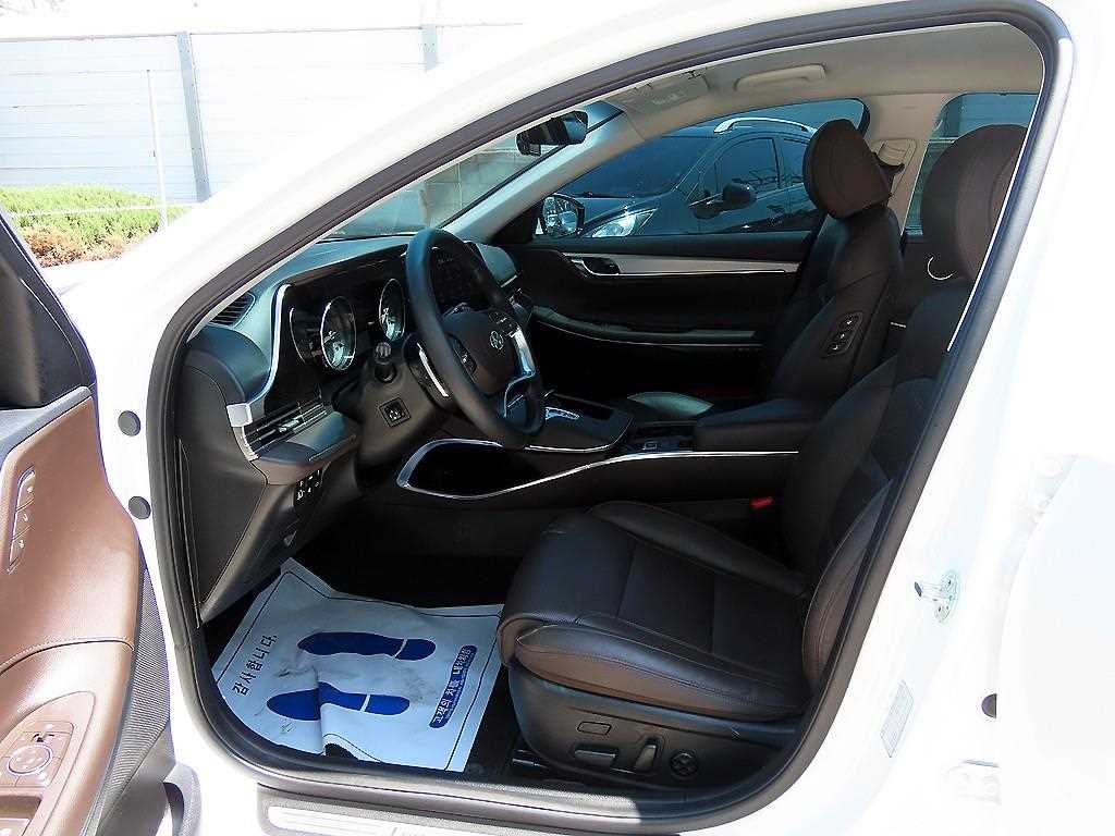 HYUNDAI Grandeur - Vista 5