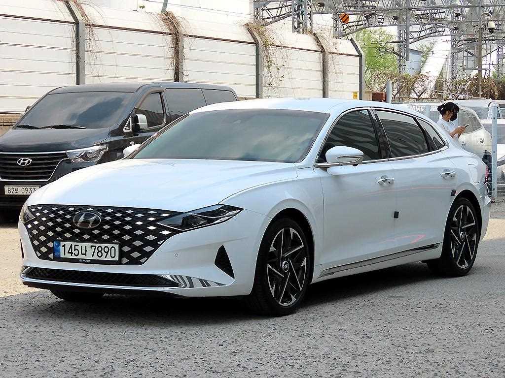 HYUNDAI Grandeur - Vista 2