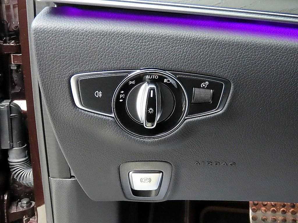 Mercedes Benz E class - Vista 11