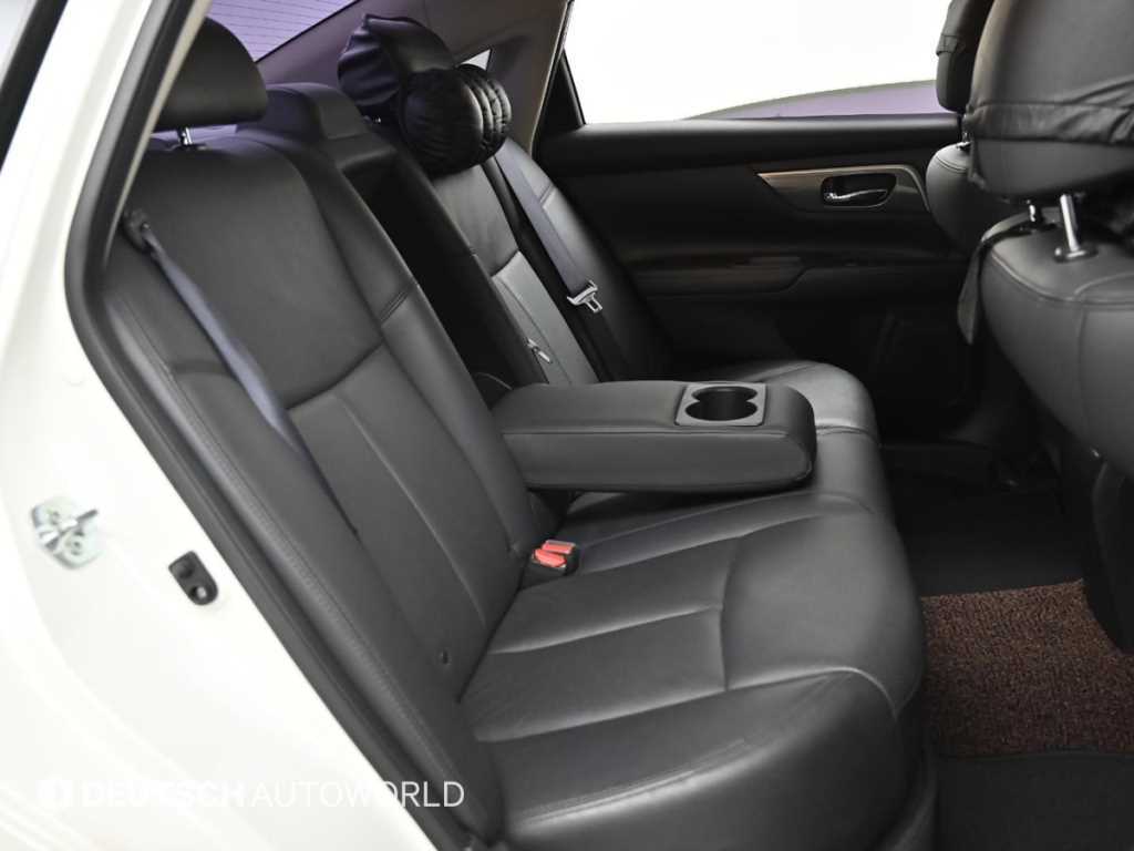 Nissan Altima - Vista 12