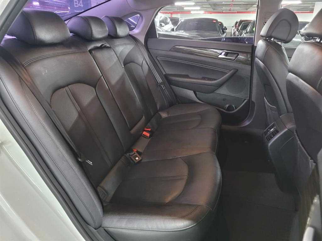 HYUNDAI Sonata - Vista 8