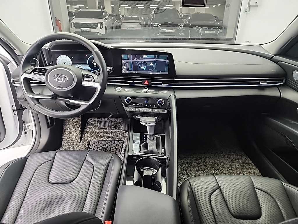 HYUNDAI Avante - Vista 7