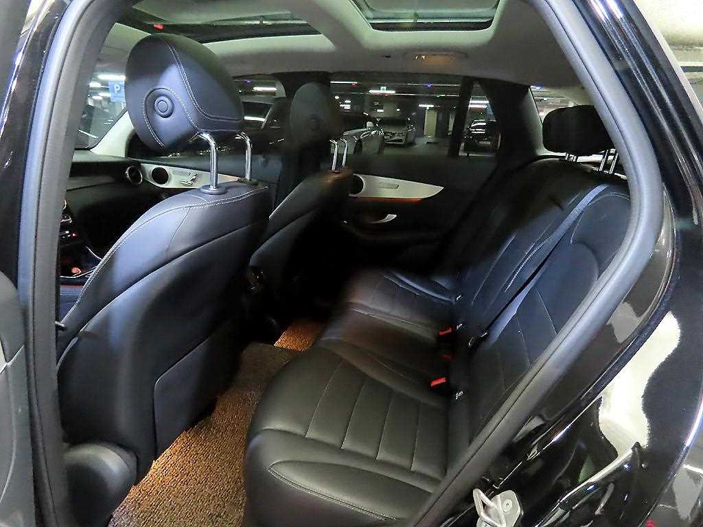 Mercedes Benz GLC Class - Vista 7