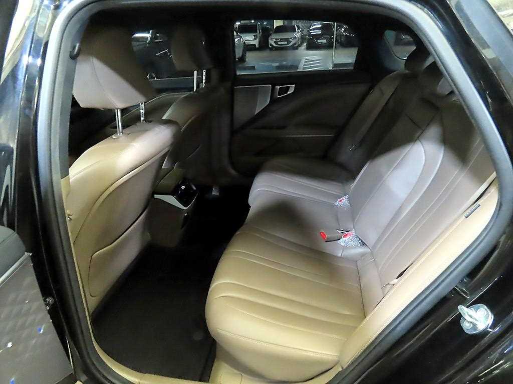 KIA K8 - Vista 7
