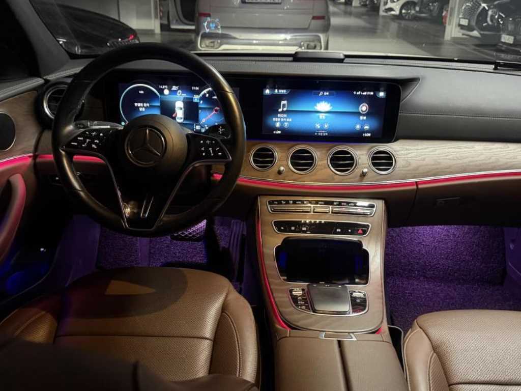Mercedes Benz E class - Vista 6
