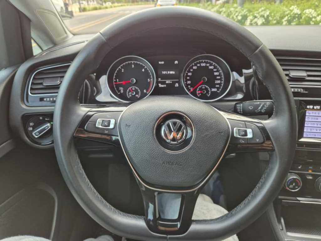 Volkswagen Golf 2013 Negro - Importación desde Corea - HF Imports Iquique - Foto 17