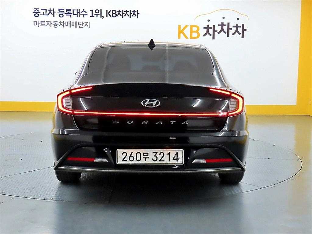HYUNDAI Sonata - Vista 3